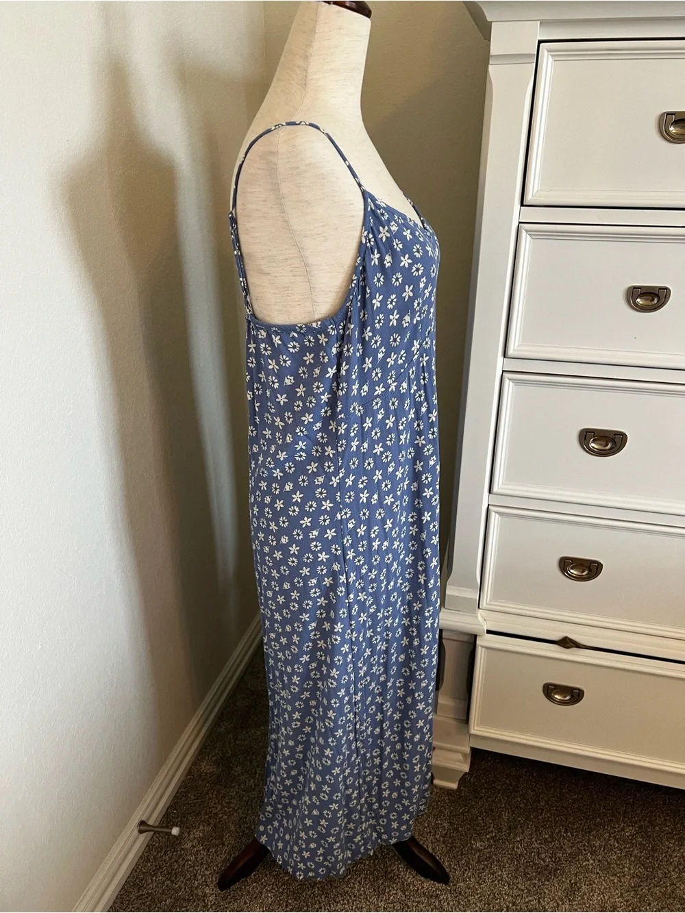 Free Assembly Women’s Slip Dress - Picture 4 of 8